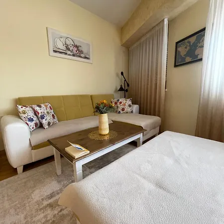 Cozy,comfort Place Next To Mall Apartment